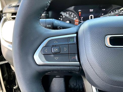 Certified 2025 Jeep Compass Latitude image 26