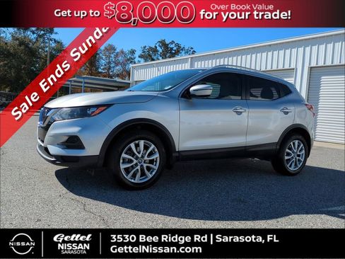 Used 2020 Nissan Rogue Sport SV image 1