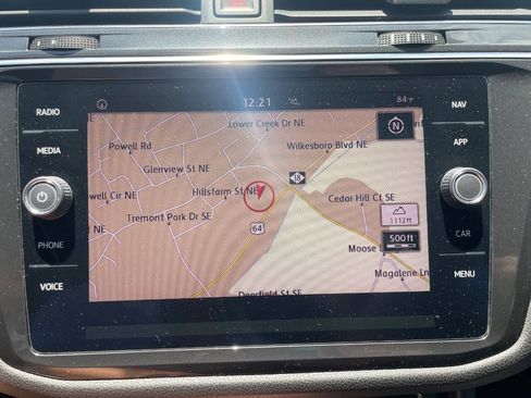 Used 2018 Volkswagen Tiguan SEL w/ R-Line Package FWD image 28