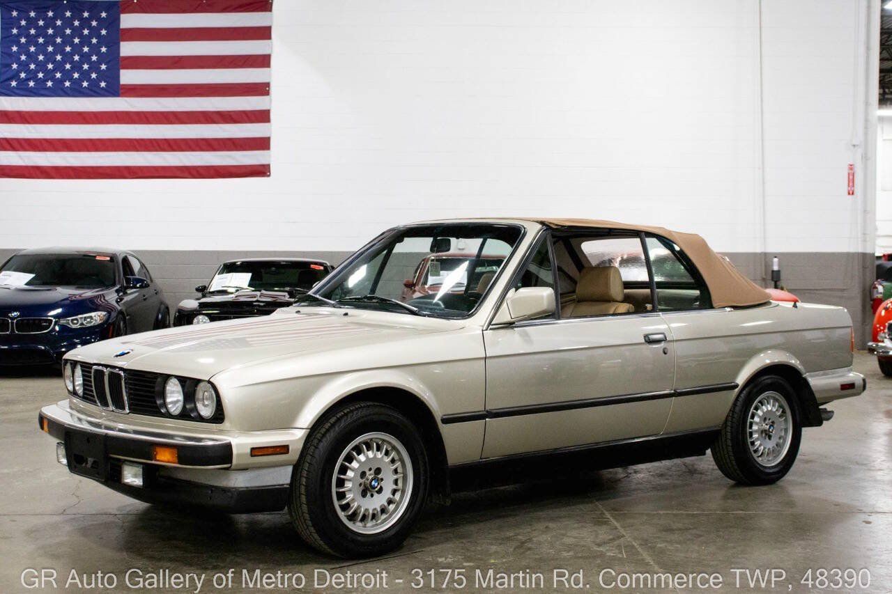 Used 1989 BMW 325i Convertible RWD image 3