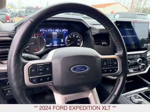 Used 2024 Ford Expedition XLT image 24