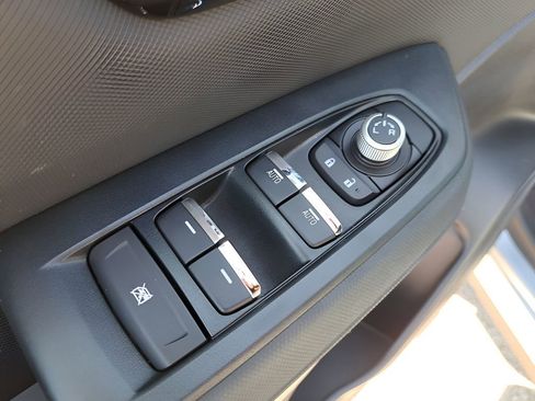 Used 2025 Subaru Forester Limited image 15