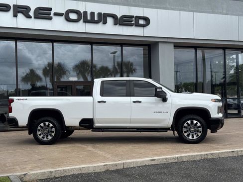 Used 2025 Chevrolet Silverado 2500 Custom w/ Custom Value Package AWD/4WD image 2