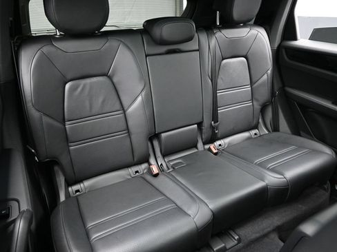 Used 2023 Porsche Cayenne AWD/4WD image 29