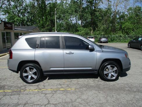 Used 2017 Jeep Compass High Altitude FWD image 10