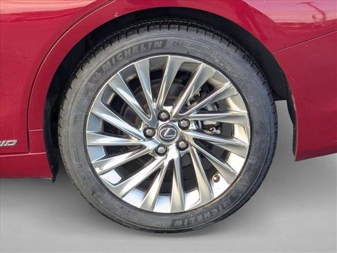 Used 2019 Lexus ES 300h ES 300h Luxury image 24