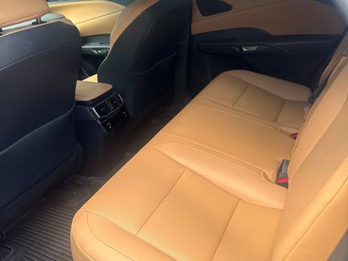 Used 2024 Lexus RX 350 Premium w/ Accessory Package (Z1) AWD/4WD image 9