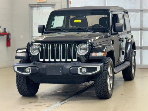 Used 2021 Jeep Wrangler Unlimited Sahara AWD/4WD image 3