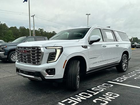 New 2026 GMC Yukon XL Denali w/ Denali Reserve Package AWD/4WD image 1