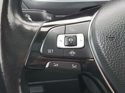 Used 2019 Volkswagen Tiguan SEL image 15