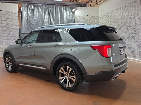 Used 2020 Ford Explorer Platinum w/ Premium Technology Package image 6