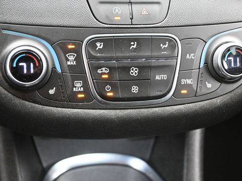 Used 2024 Chevrolet Malibu LT FWD image 16