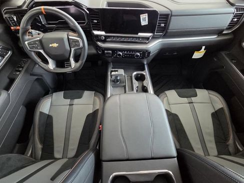 Used 2025 Chevrolet Silverado 1500 LTZ AWD/4WD image 13