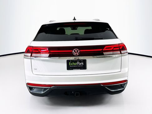 Used 2025 Volkswagen Atlas Cross Sport SE FWD image 7