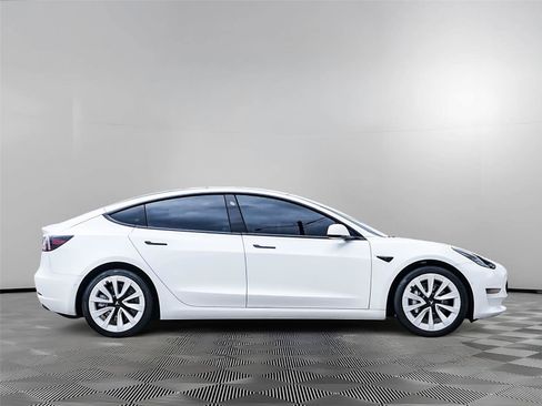 Used 2021 Tesla Model 3 Standard Range Plus RWD image 4
