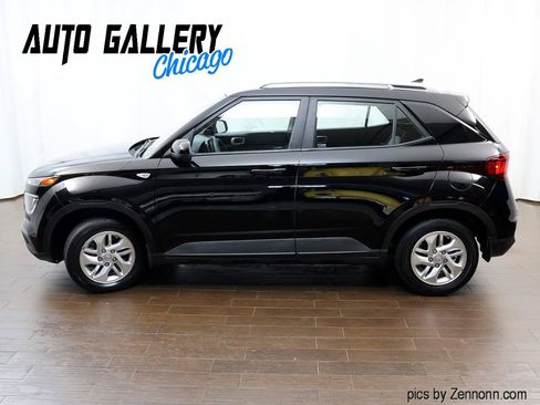 Used 2020 Hyundai Venue SEL FWD image 10