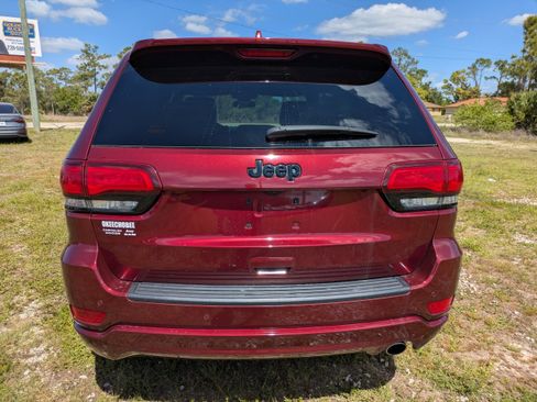 Used 2021 Jeep Grand Cherokee Laredo X RWD image 5