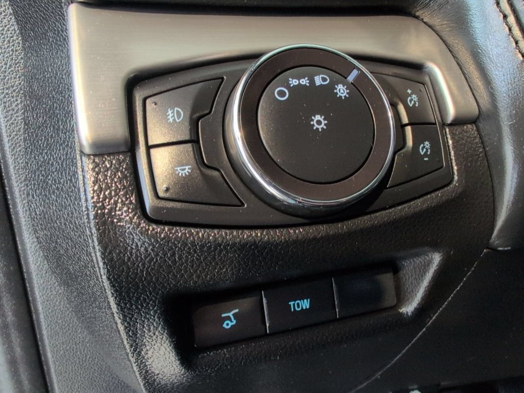 Used 2018 Ford Explorer Platinum AWD/4WD image 13