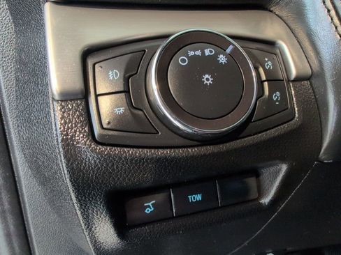 Used 2018 Ford Explorer Platinum image 13