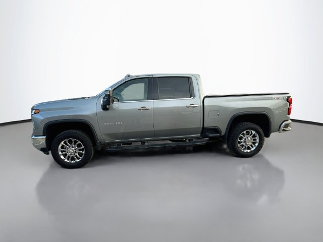 Used 2024 Chevrolet Silverado 3500 LTZ w/ LTZ Premium Package AWD/4WD image 4