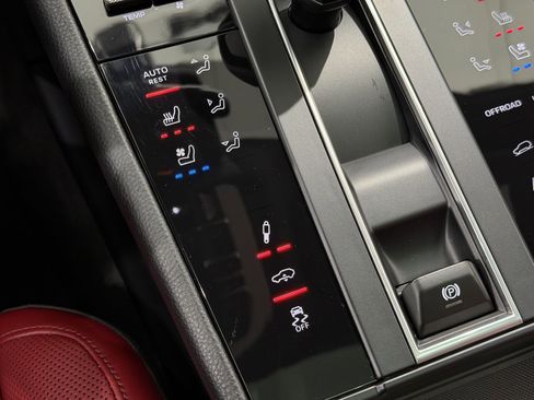 Certified 2024 Porsche Macan Turbo AWD/4WD image 41