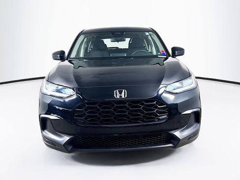 Used 2025 Honda HR-V LX image 3