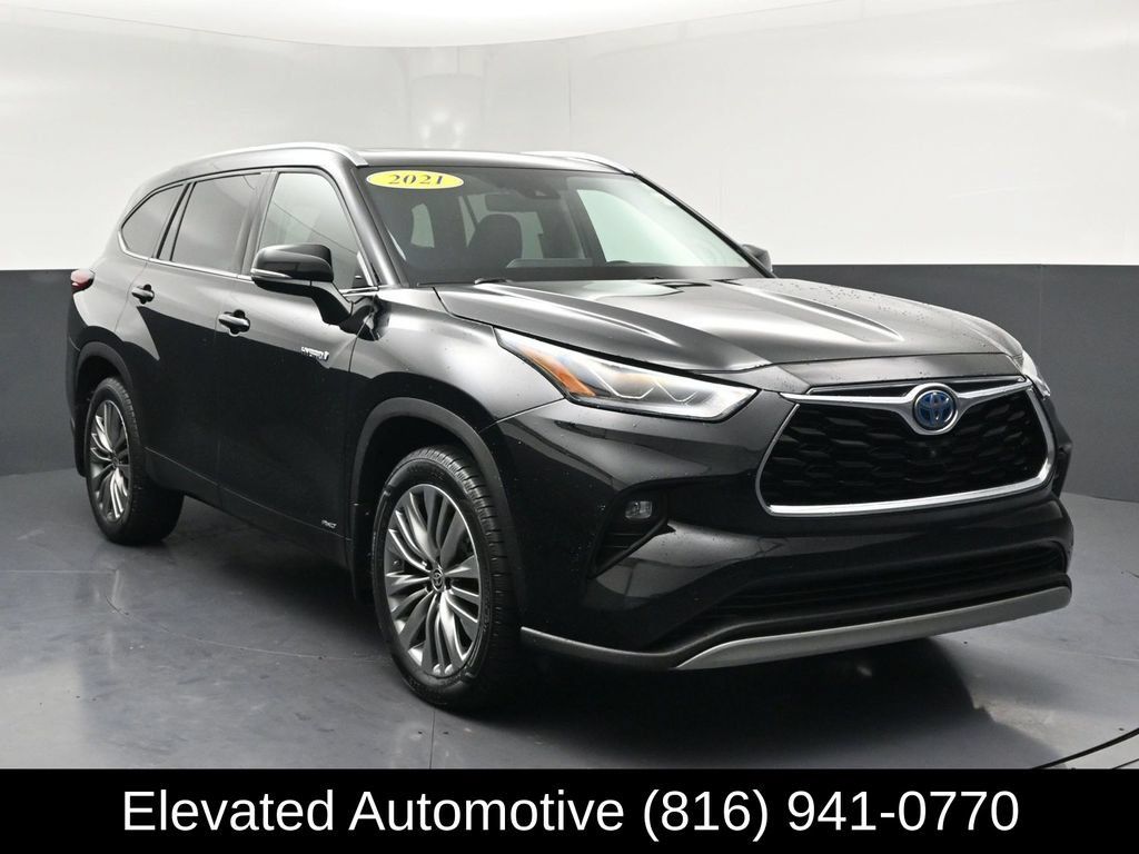 Used 2021 Toyota Highlander Platinum AWD/4WD image 1