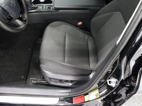 Used 2026 Toyota Camry LE w/ Convenience Package FWD image 14