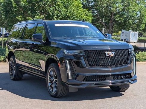Certified 2023 Cadillac Escalade ESV V w/ LPO, Floor Liner Package AWD/4WD image 7
