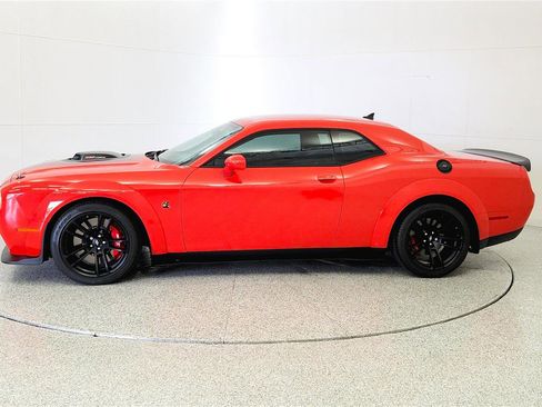 Used 2022 Dodge Challenger R/T Scat Pack RWD image 4