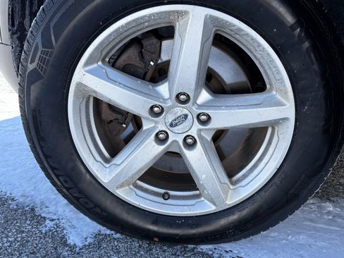 Used 2016 Ford Explorer XLT w/ Equipment Group 202A image 25