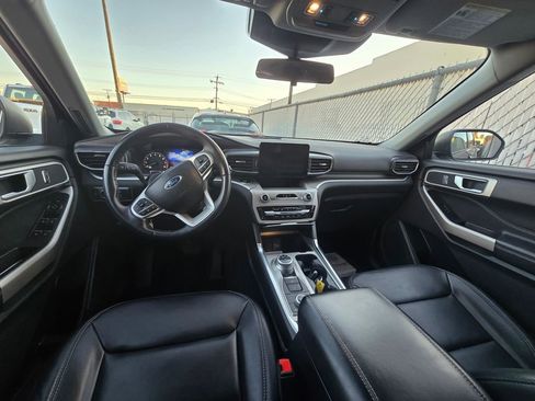 Used 2022 Ford Explorer XLT w/ Equipment Group 202A image 20