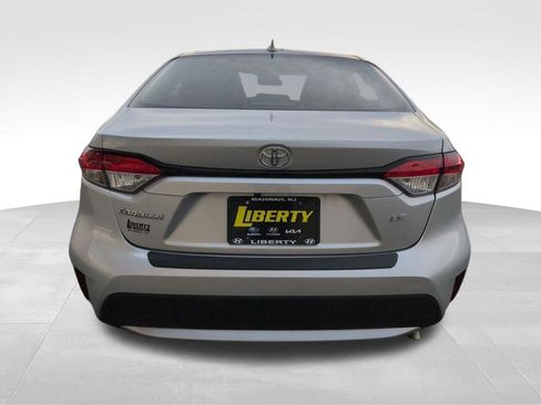Used 2020 Toyota Corolla LE image 4