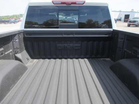New 2026 GMC Sierra 1500 AT4X AWD/4WD image 9
