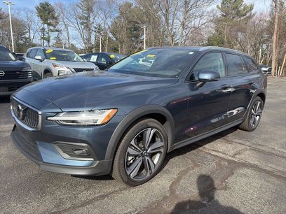 Used 2025 Volvo V60 B5 Cross Country Plus