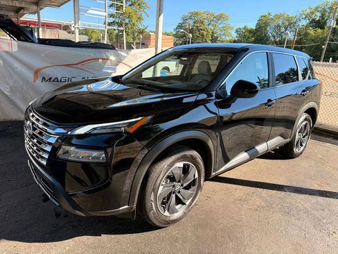 Used 2025 Nissan Rogue SV AWD/4WD image 57