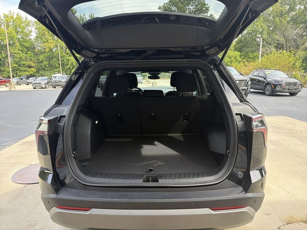 Used 2026 Chevrolet Equinox LT FWD image 26