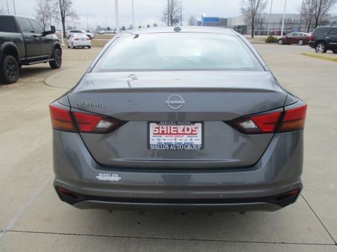 Used 2025 Nissan Altima 2.5 SV image 5