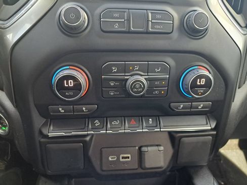 Used 2022 Chevrolet Silverado 1500 LT Trail Boss w/ Bed Protection Package AWD/4WD image 16