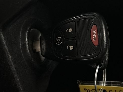 Used 2015 Jeep Wrangler Unlimited Rubicon w/ Connectivity Group image 35