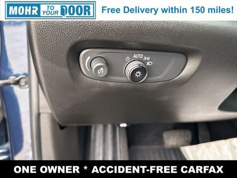 Used 2022 Chevrolet Traverse LT w/ LT Premium Package image 25