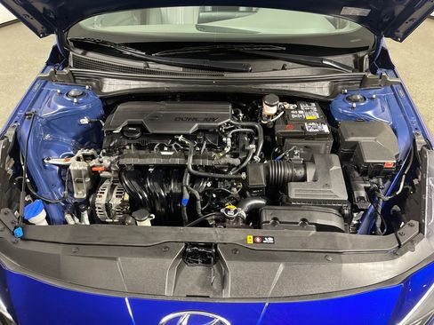 Used 2023 Hyundai Elantra SEL w/ Convenience Package image 9