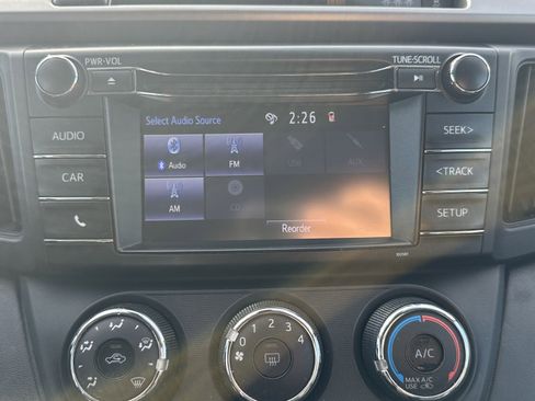 Used 2018 Toyota RAV4 LE image 24