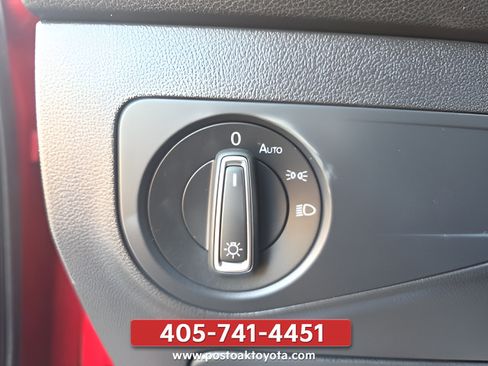 Used 2020 Volkswagen Tiguan SE FWD image 14