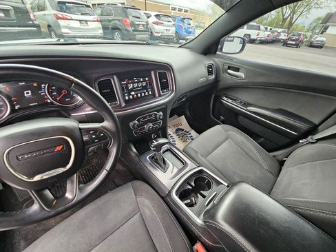 Used 2018 Dodge Charger SXT image 20