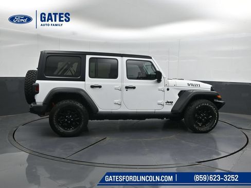 Used 2022 Jeep Wrangler Unlimited Sport AWD/4WD image 3