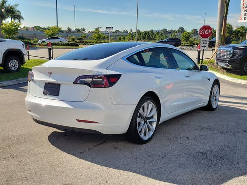 Used 2020 Tesla Model 3 Standard Range image 5
