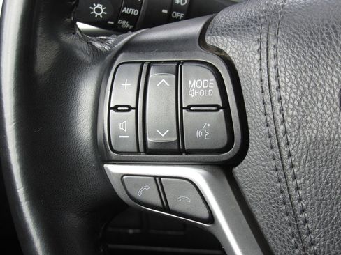 Certified 2019 Toyota Highlander XLE image 27