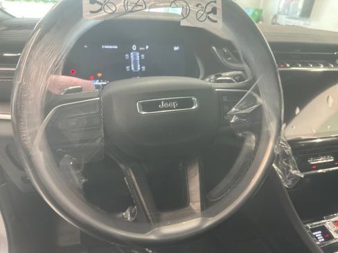 New 2025 Jeep Grand Cherokee Limited w/ Black Appearance Package image 29