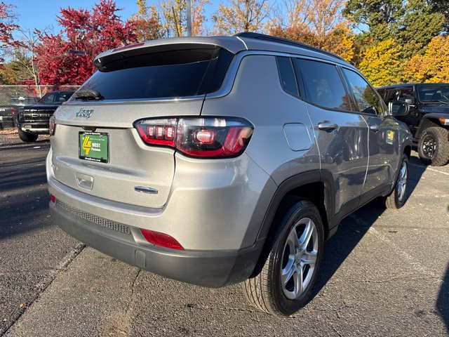 Used 2023 Jeep Compass Latitude AWD/4WD image 18
